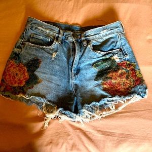 Rose cut off shorts